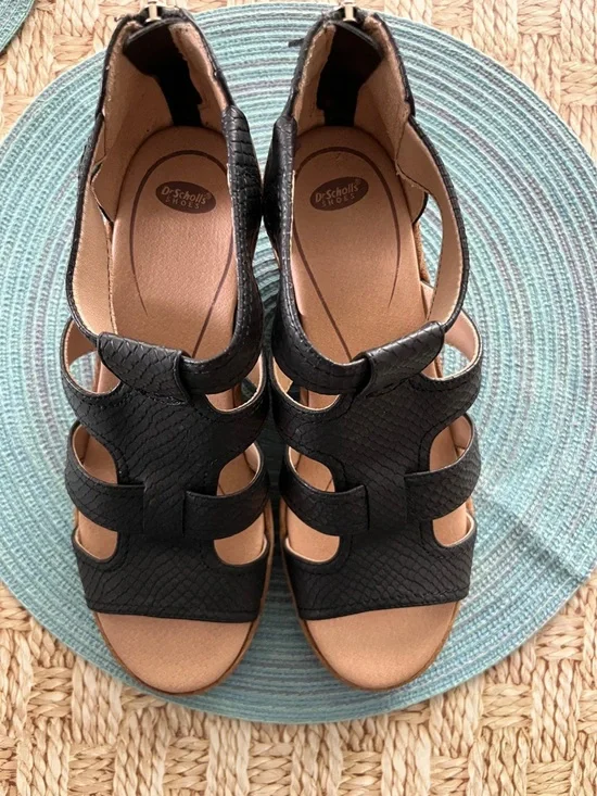 Dr. Scholl’s “Long Island” Black Wedge Sandals Textured Straps - Picture 5 of 7